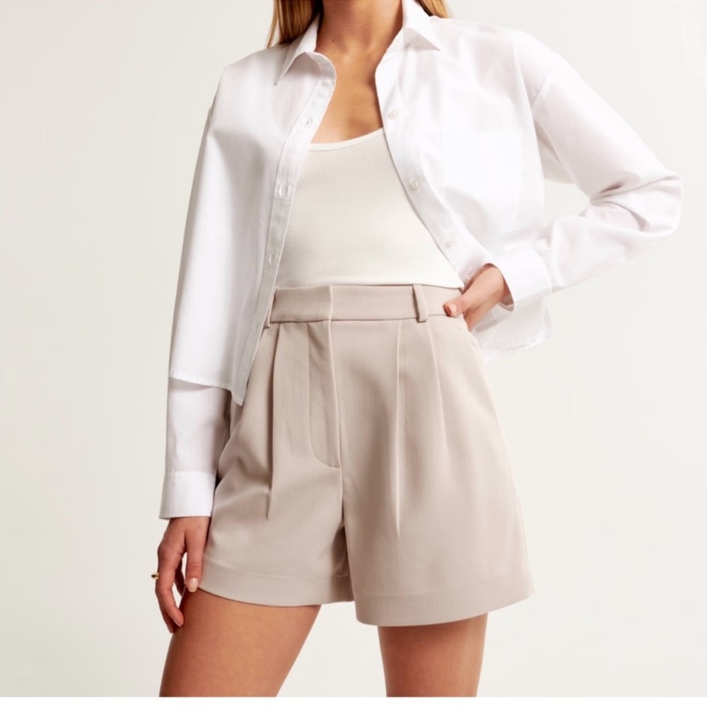 Abercrombie & Fitch high rise tailored shorts M